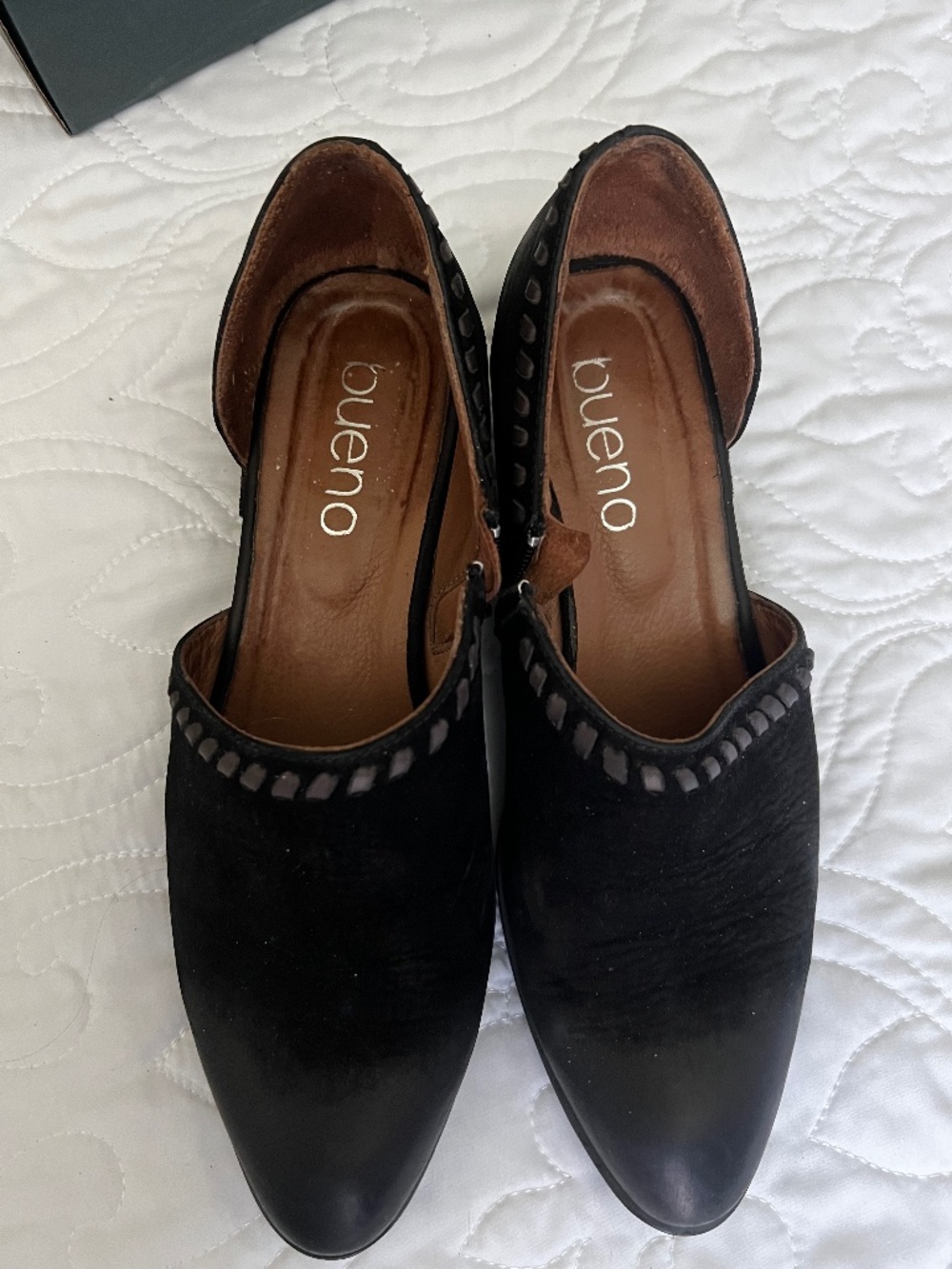 Bueno Black nubuck side-zip Oxford  size 39